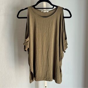 Forever 21 Moss Green Cold Shoulder Rayon Top in Small